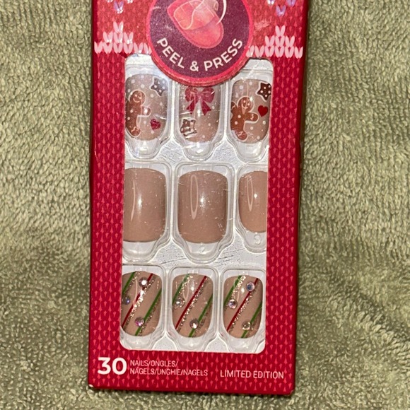 imPRESS Other - imPRESS Press-On Nails Mistletoe Kiss Christmas Gingerbread Short 30ct